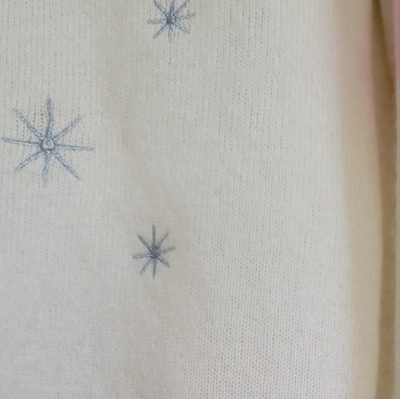 27 Miles Malibu Maja Skull 100% Cashmere Sweater Womens Small Ivory Mock Neck - Picture 10 of 16